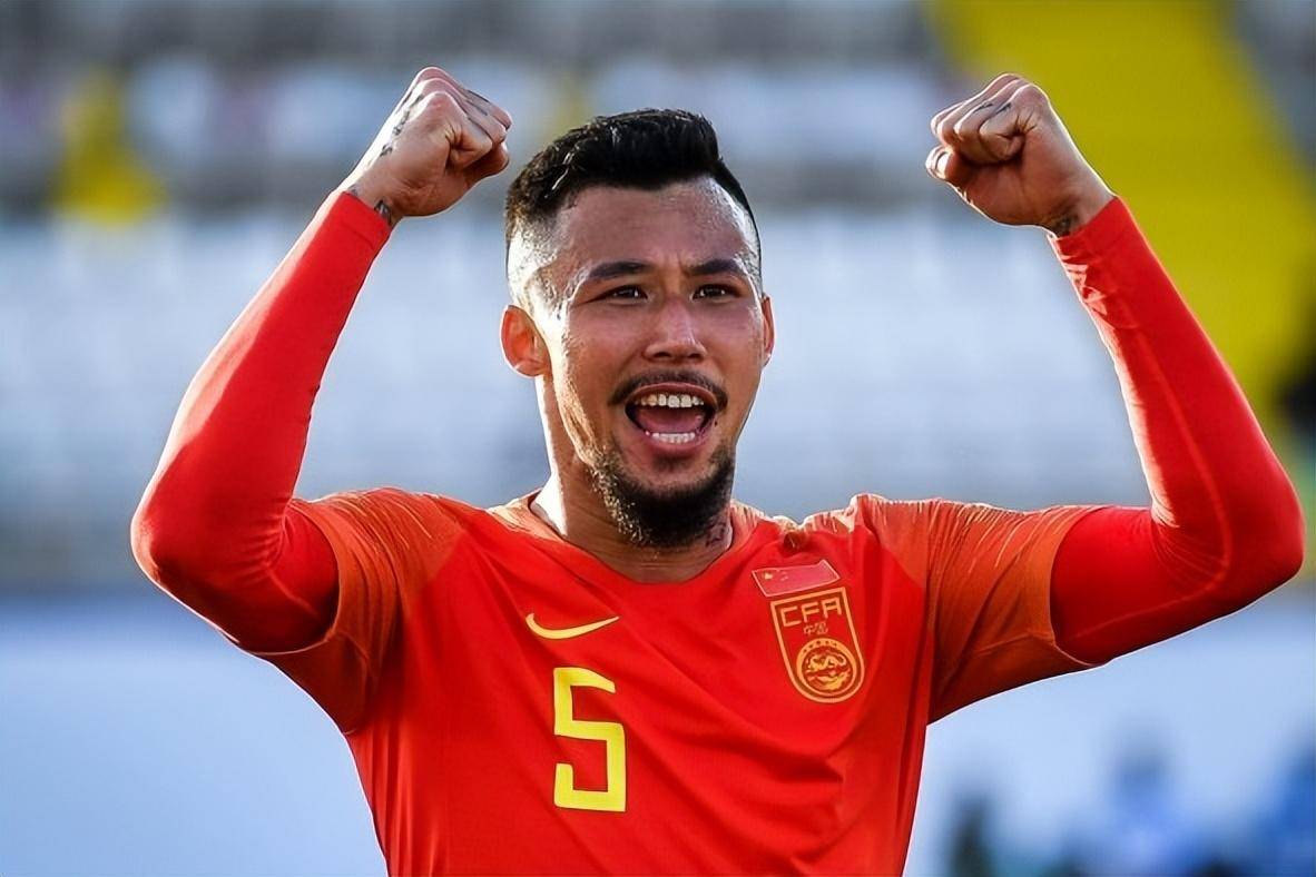 星空体育官网下载-上港实力坚挺，要守住中超霸主地位