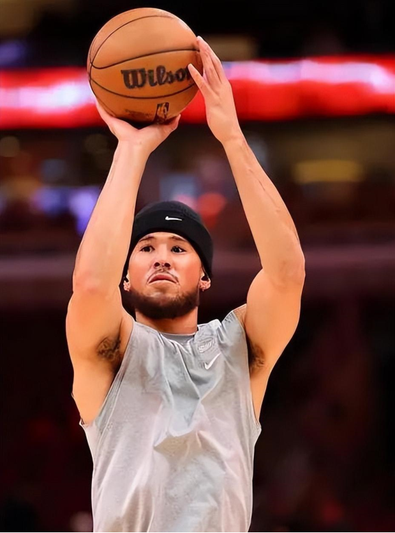 星空体育官网入口-太阳队主帅力挺球队新秀，称其潜力无限